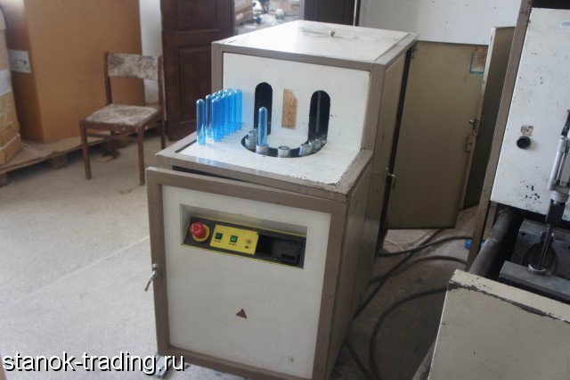Продается Комплект оборудования розлива в ПЭТ бутылку газированных и спокойных напитков.