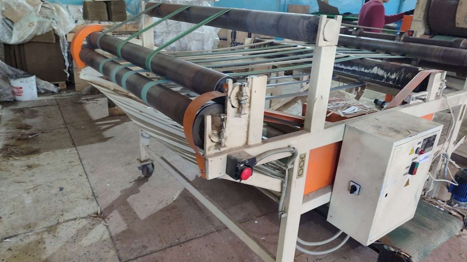 Станок для удаления облоя УО-1