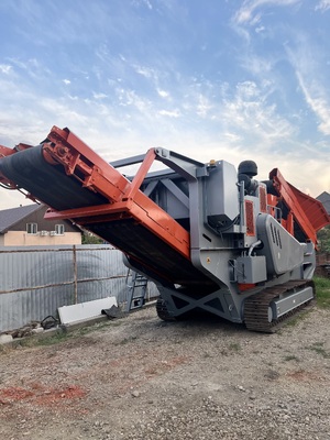 Конусная самоходная дробилка SANDVIK QH 331