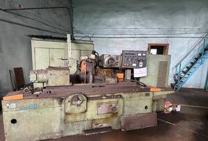 Круглошлифовальный полуавтомат 3М152