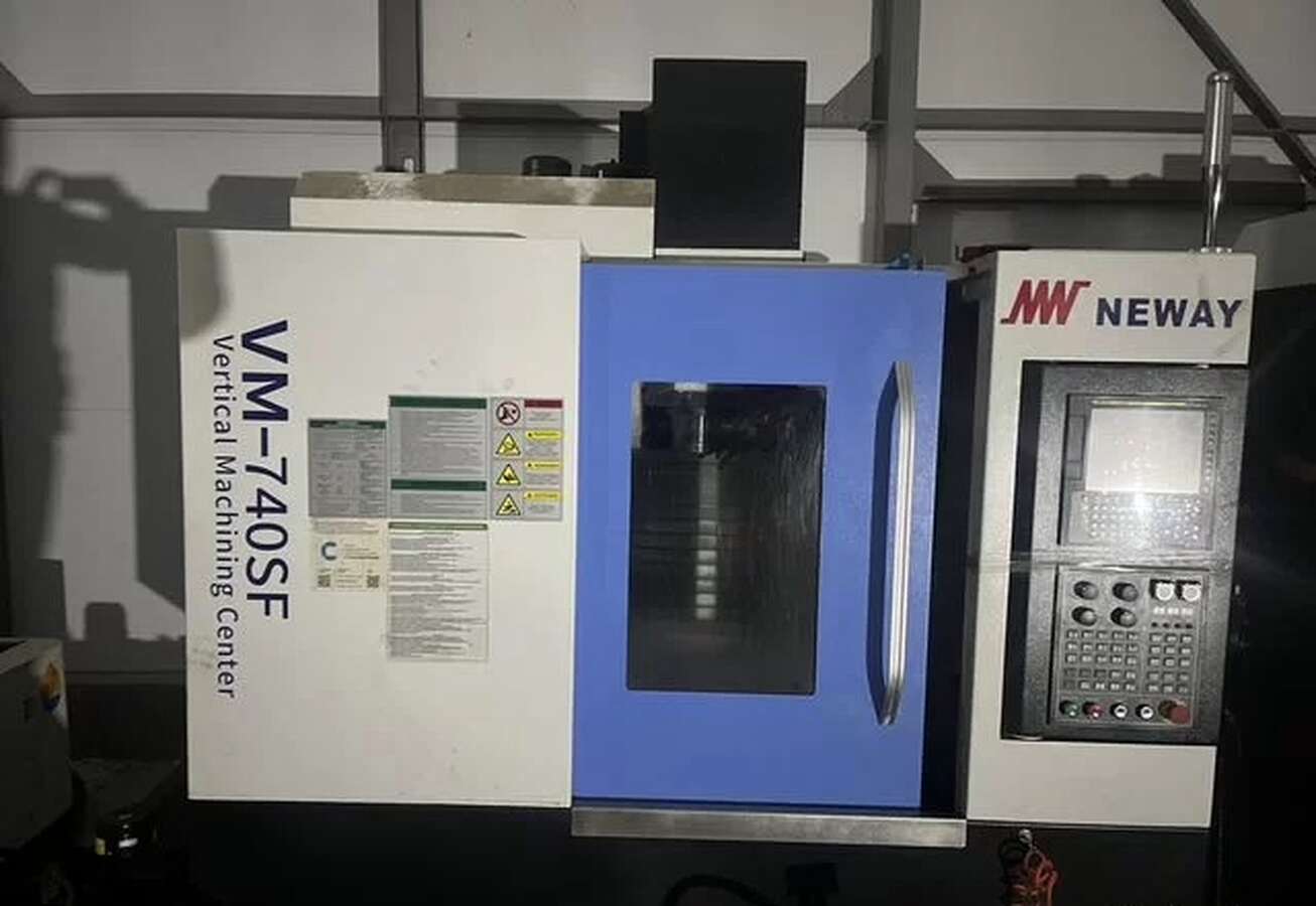 Вертикальный фрезерный центр с ЧПУ VM740SF