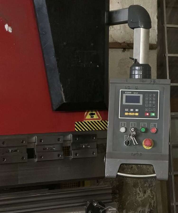 Листогибочный пресс Yangli WC67K-80/2500