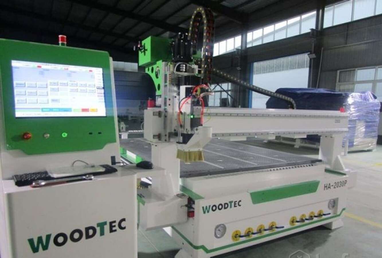 Фрезерно-гравировальный станок с ЧПУ WoodTec HA