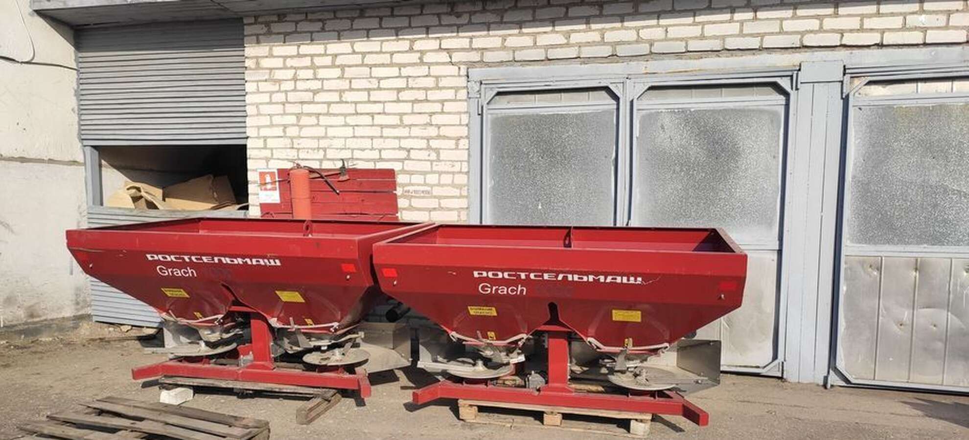 Разбрасыватель минеральных удобрений РА-1000