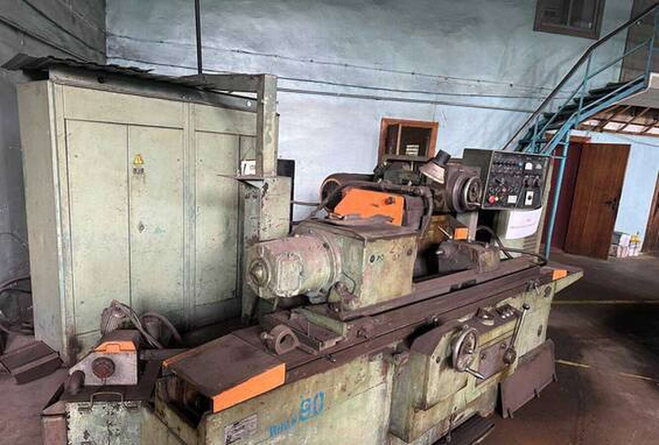 Круглошлифовальный полуавтомат 3М152