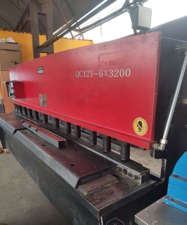 Гидравлическая гильотина QC12Y 6x3200 2012г.в.