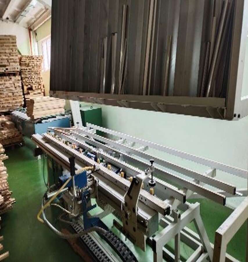 Станок для резки и установки фурнитуры