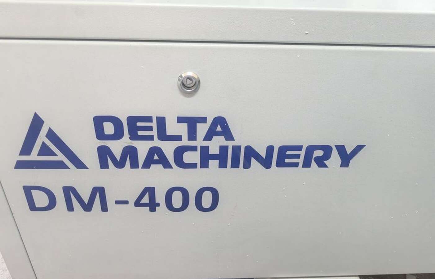Кромкооблицовочный станок DELTAMACHINERY DM-400