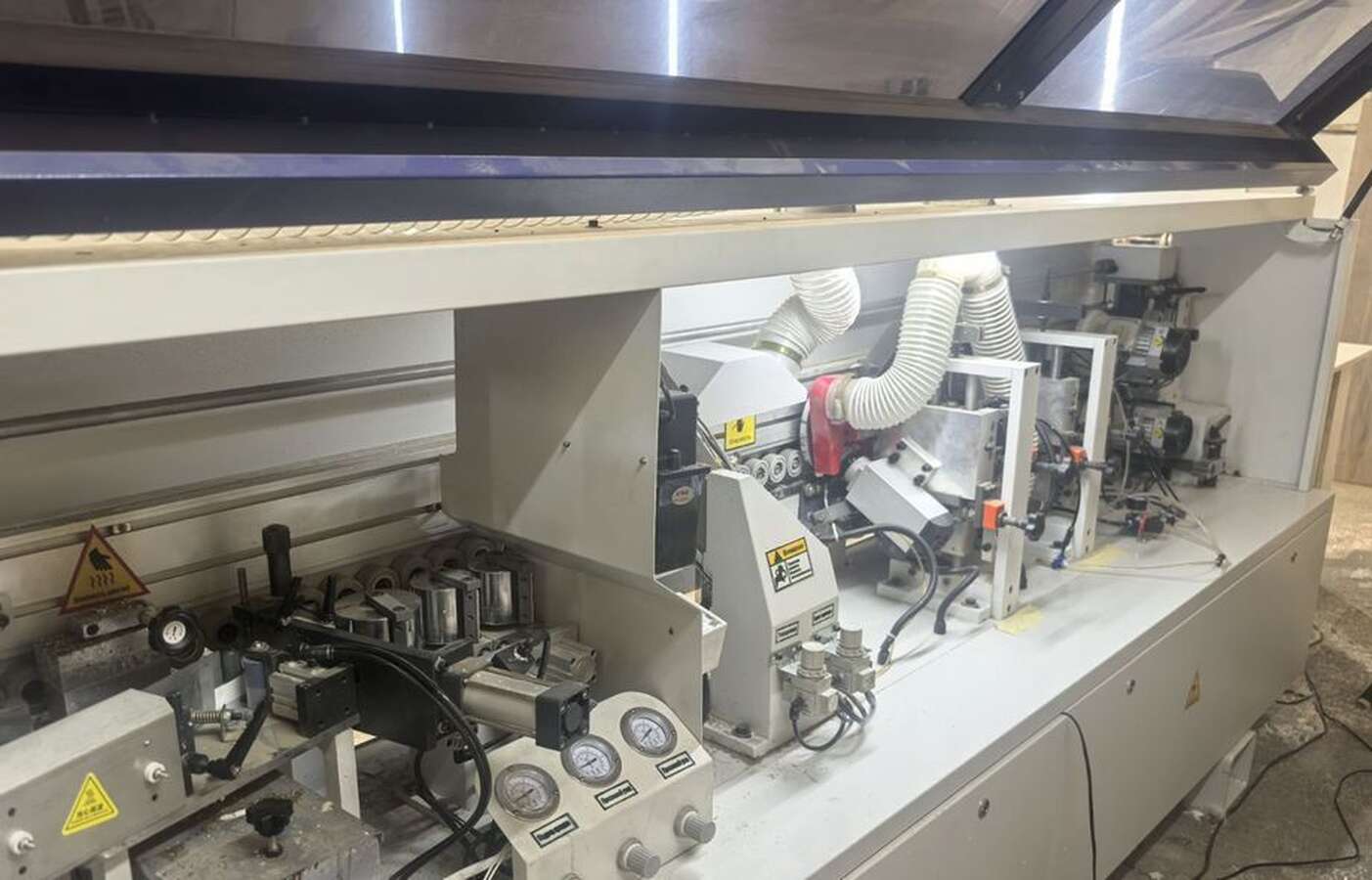 Кромкооблицовочный станок DELTAMACHINERY DM-400