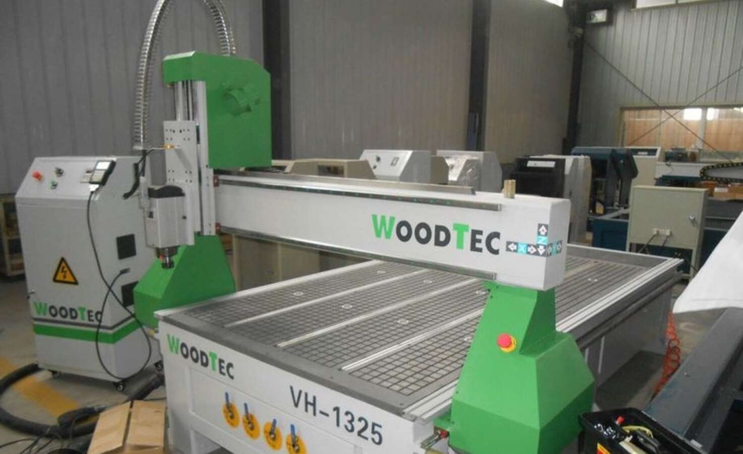Фрезерно-гравировальный станок с ЧПУ WoodTec VH 1325
