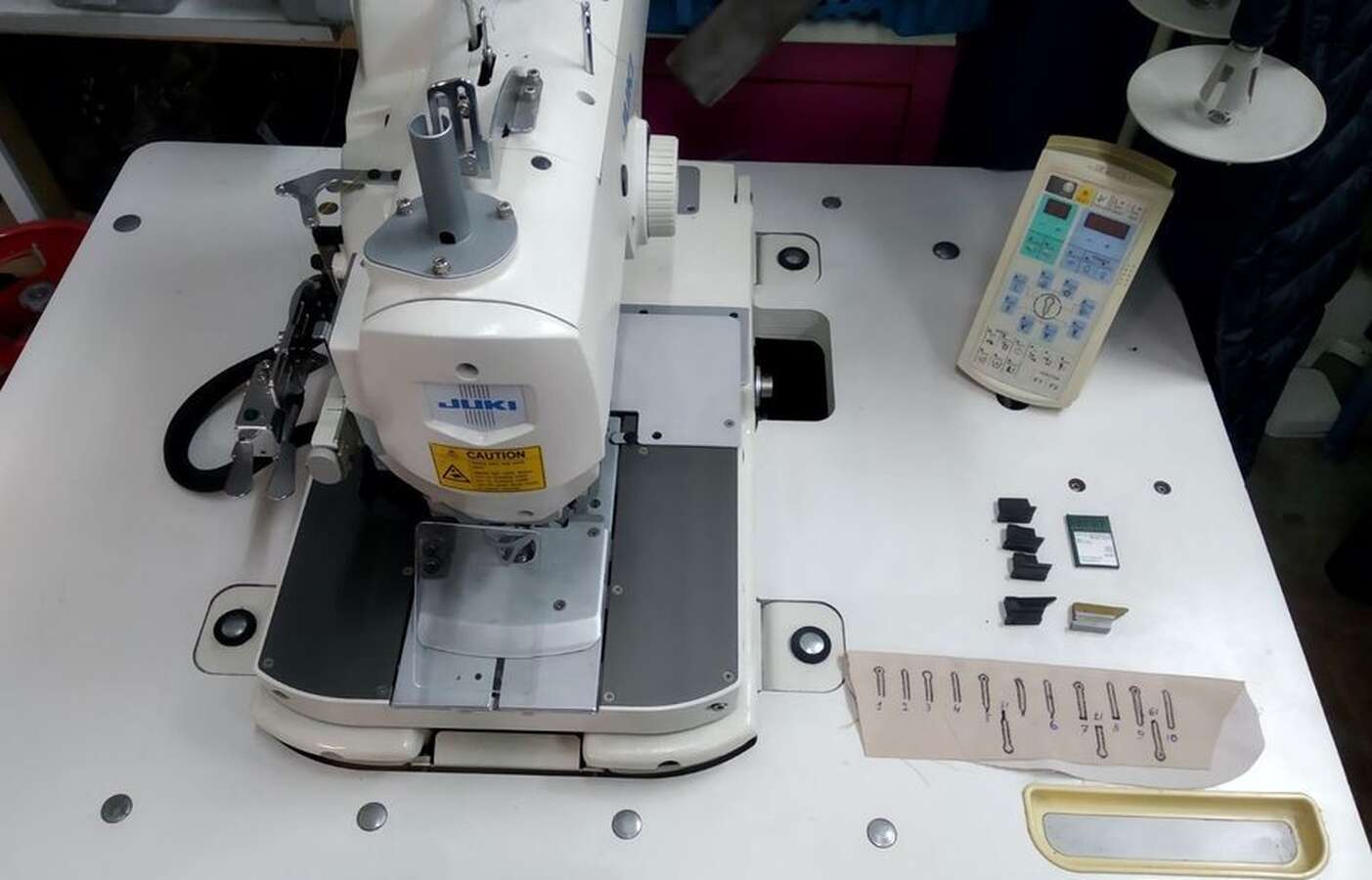 Петельная швейная машина Juki MEB-3200SS