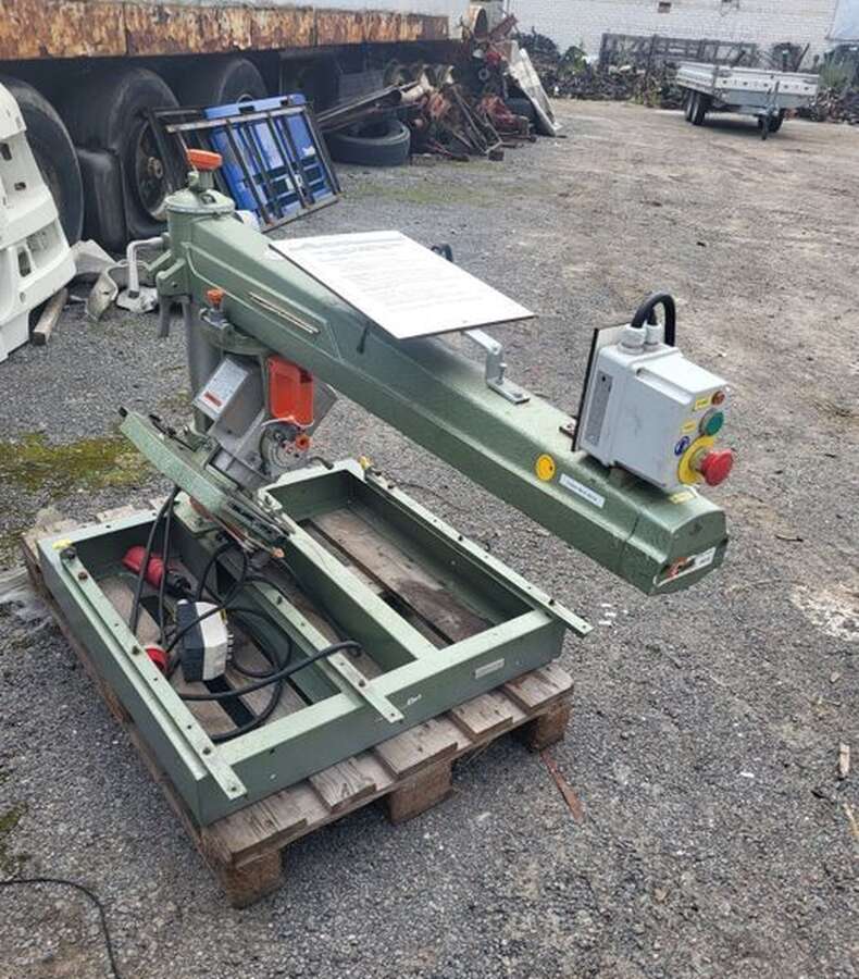 Пила радиальная DeWalt