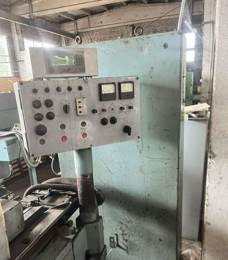 Круглошлифовальный станок ЗМ153