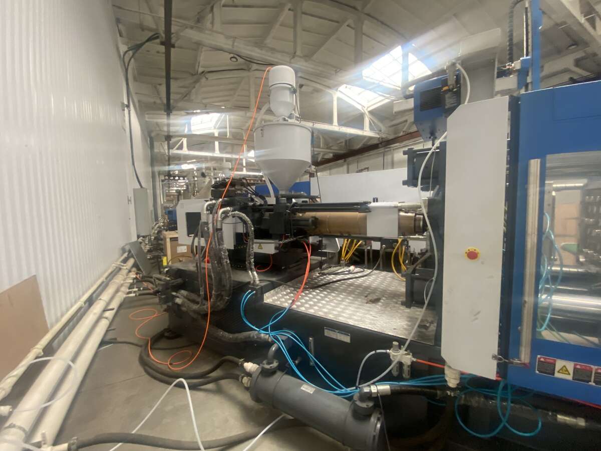 Термопластавтомат GEK 410WGS WITH ELECTRIC CHARGIN