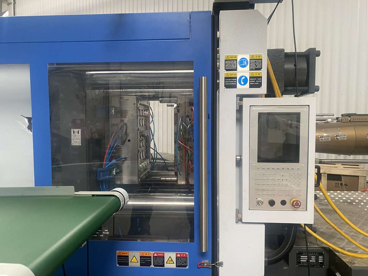 Термопластавтомат GEK 410WGS WITH ELECTRIC CHARGIN