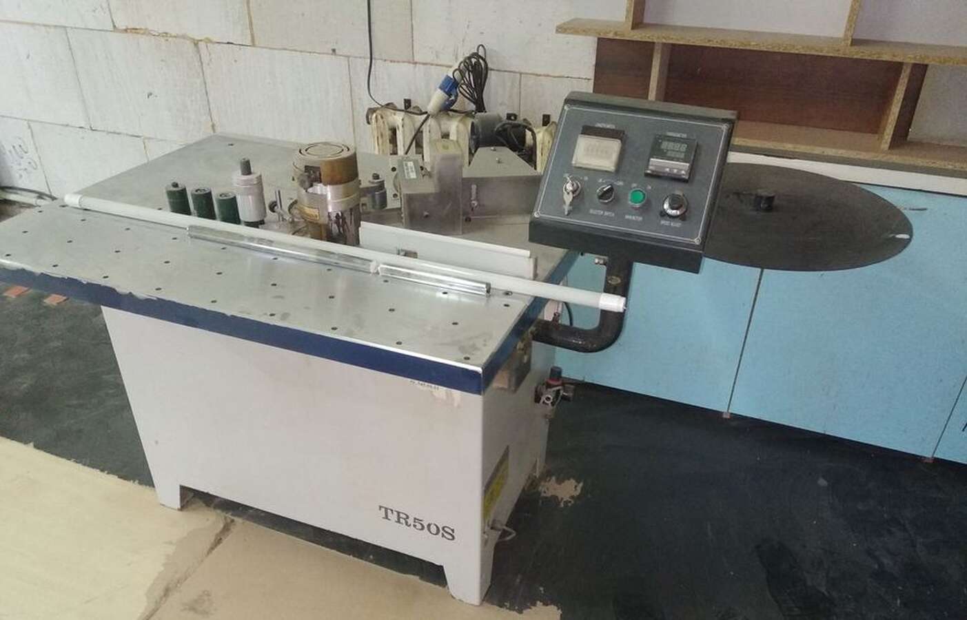 Кромкооблицовочный станок TR 50S