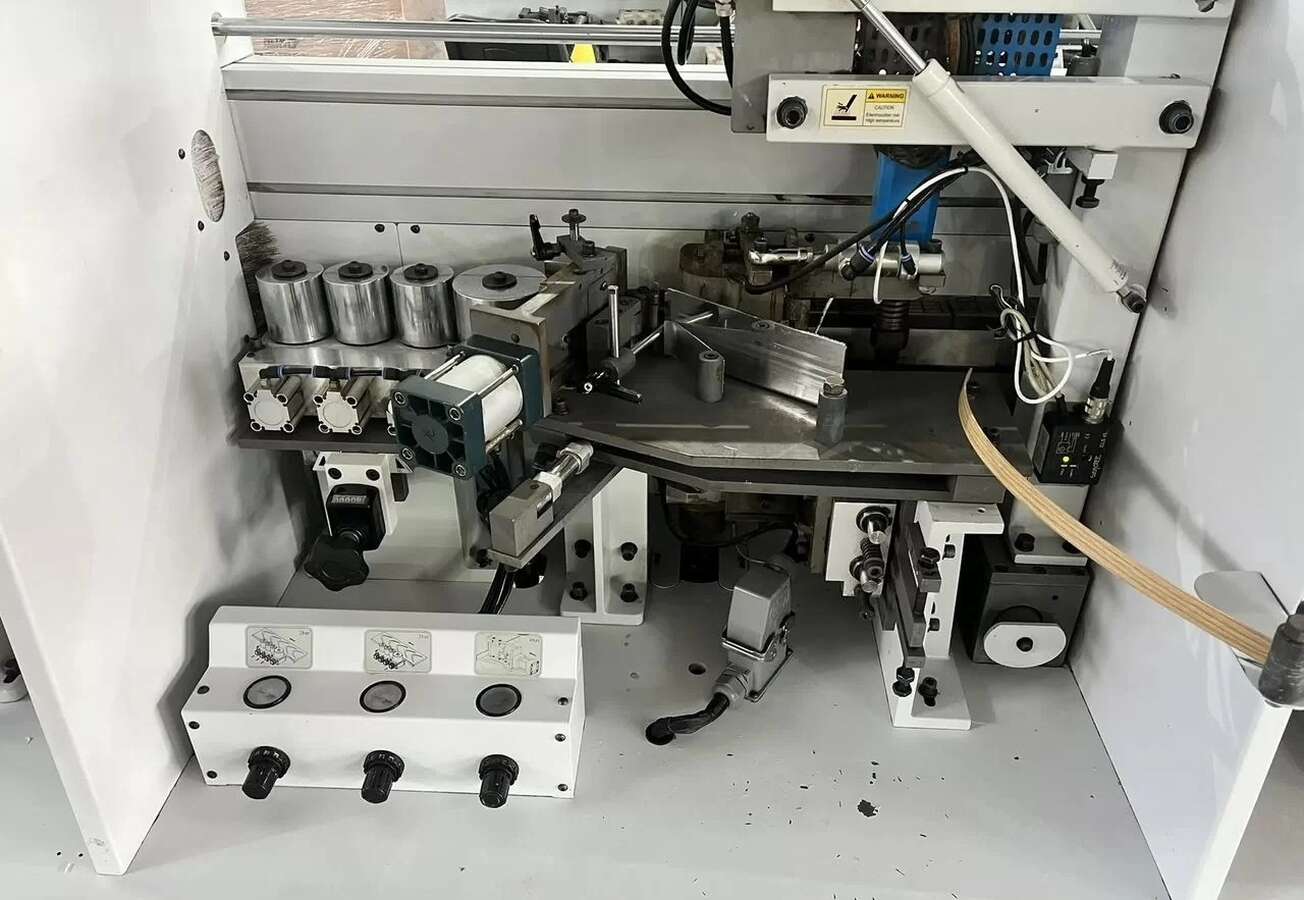 Кромкооблицовочный станок KDT KE 465 JSK