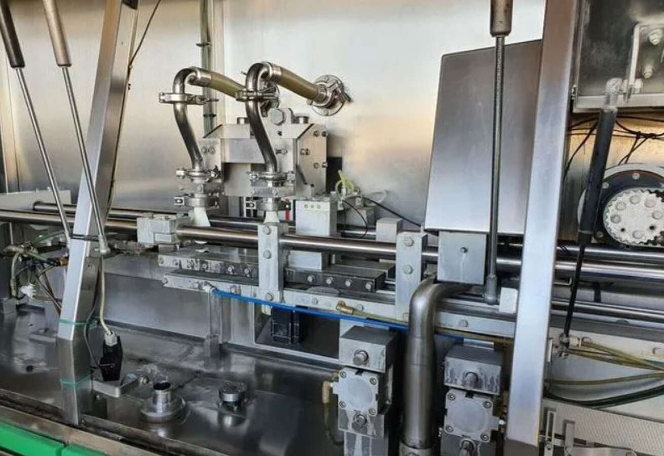 Автомат розлива жидких продуктов в упаковку Кувшин
