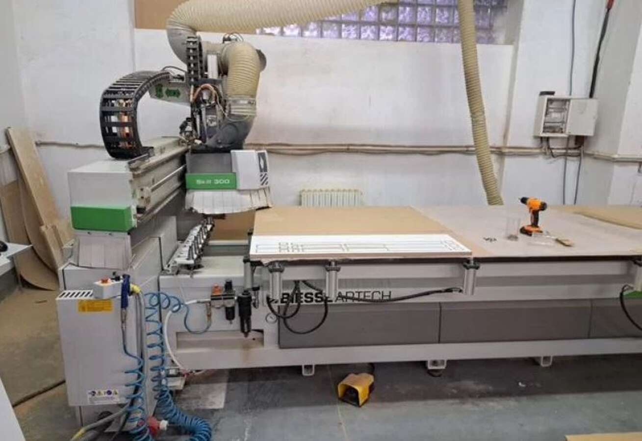 Обрабатывающий центр с ЧПУ Biesse Artech Skill 300