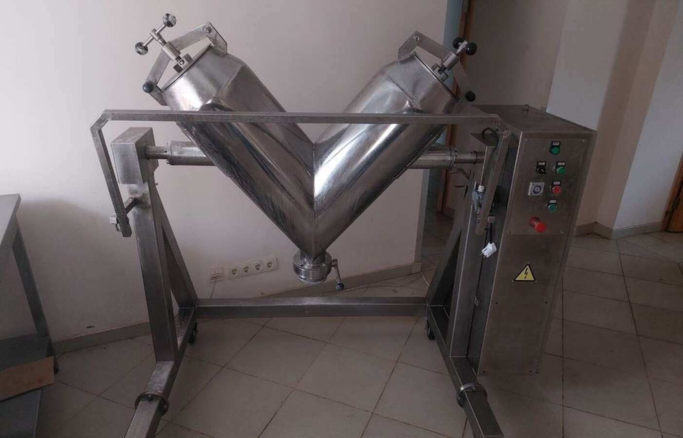 Смеситель V образный СВ-100