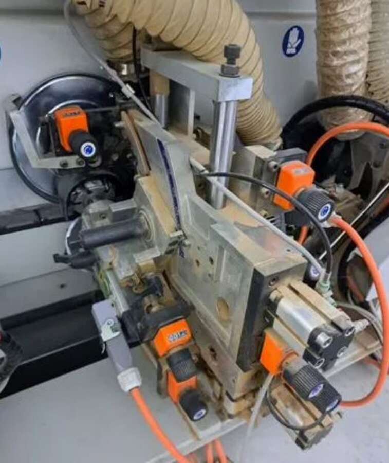 Станок кромкооблицовочный Biesse Akron 440
