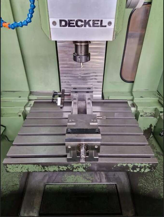 Фрезерный станок с ЧПУ Deckel FP2NC