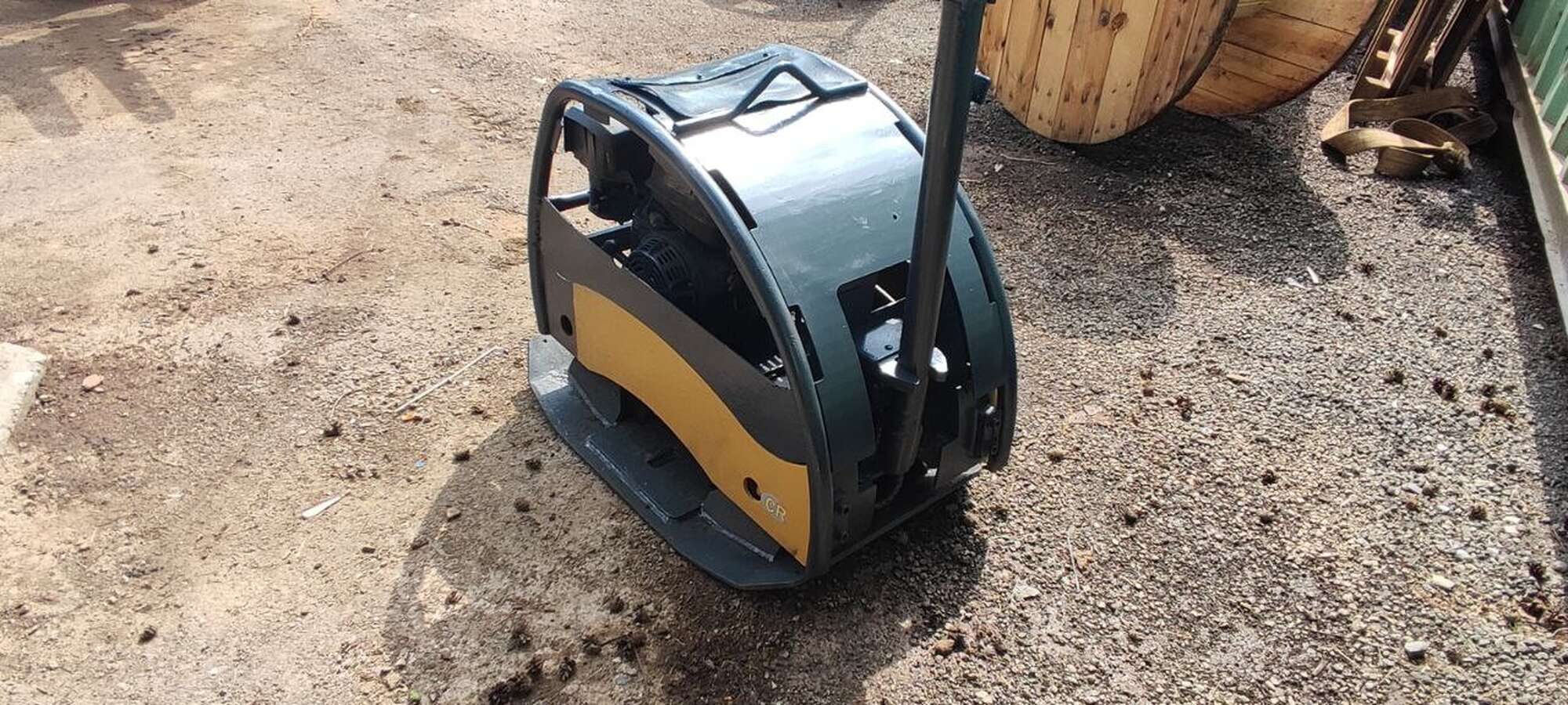 Виброплита бензиновая реверсивная Batmatic CR5570
