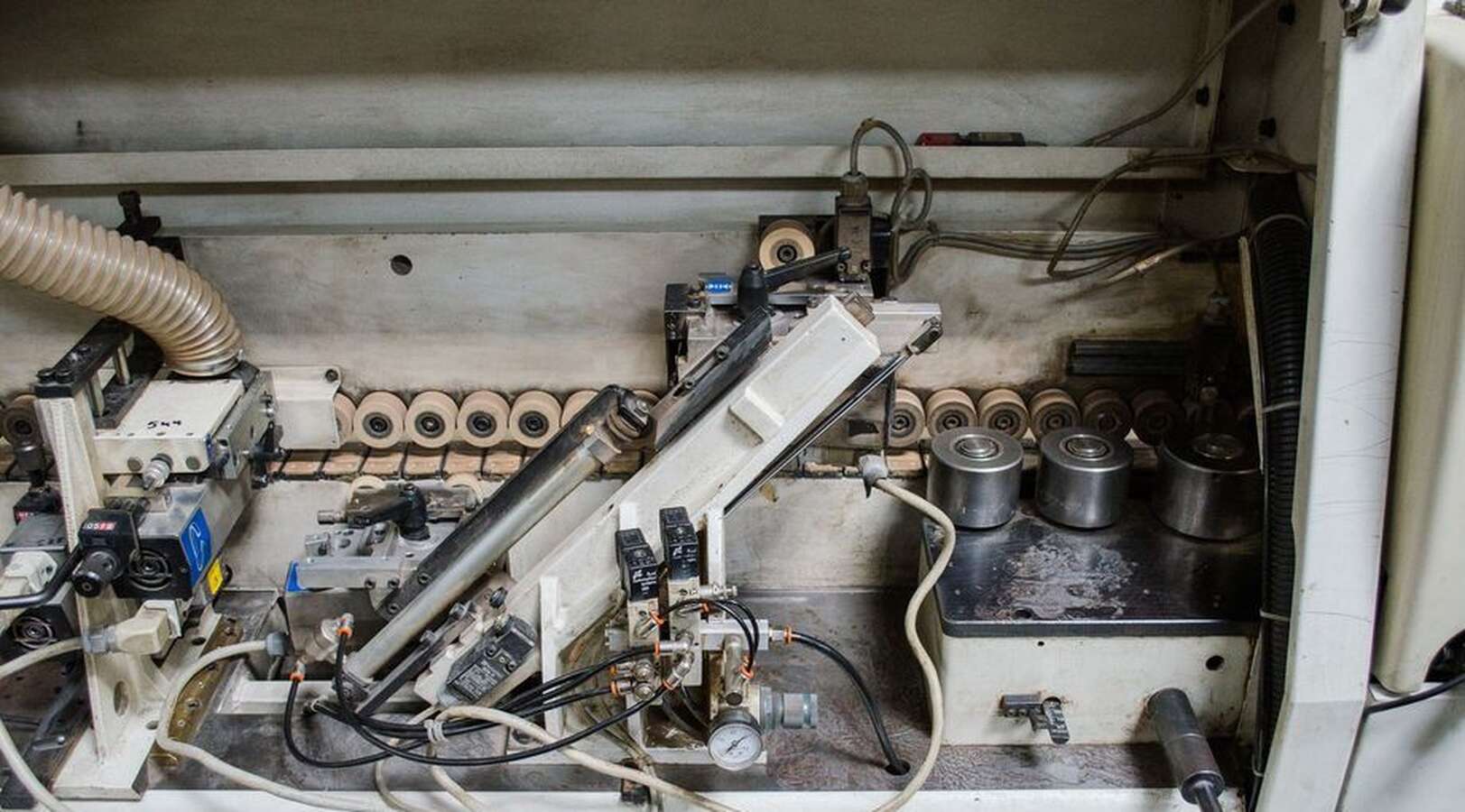 Кромкооблицовочный станок OLIMPIC K203E 2001г.в.