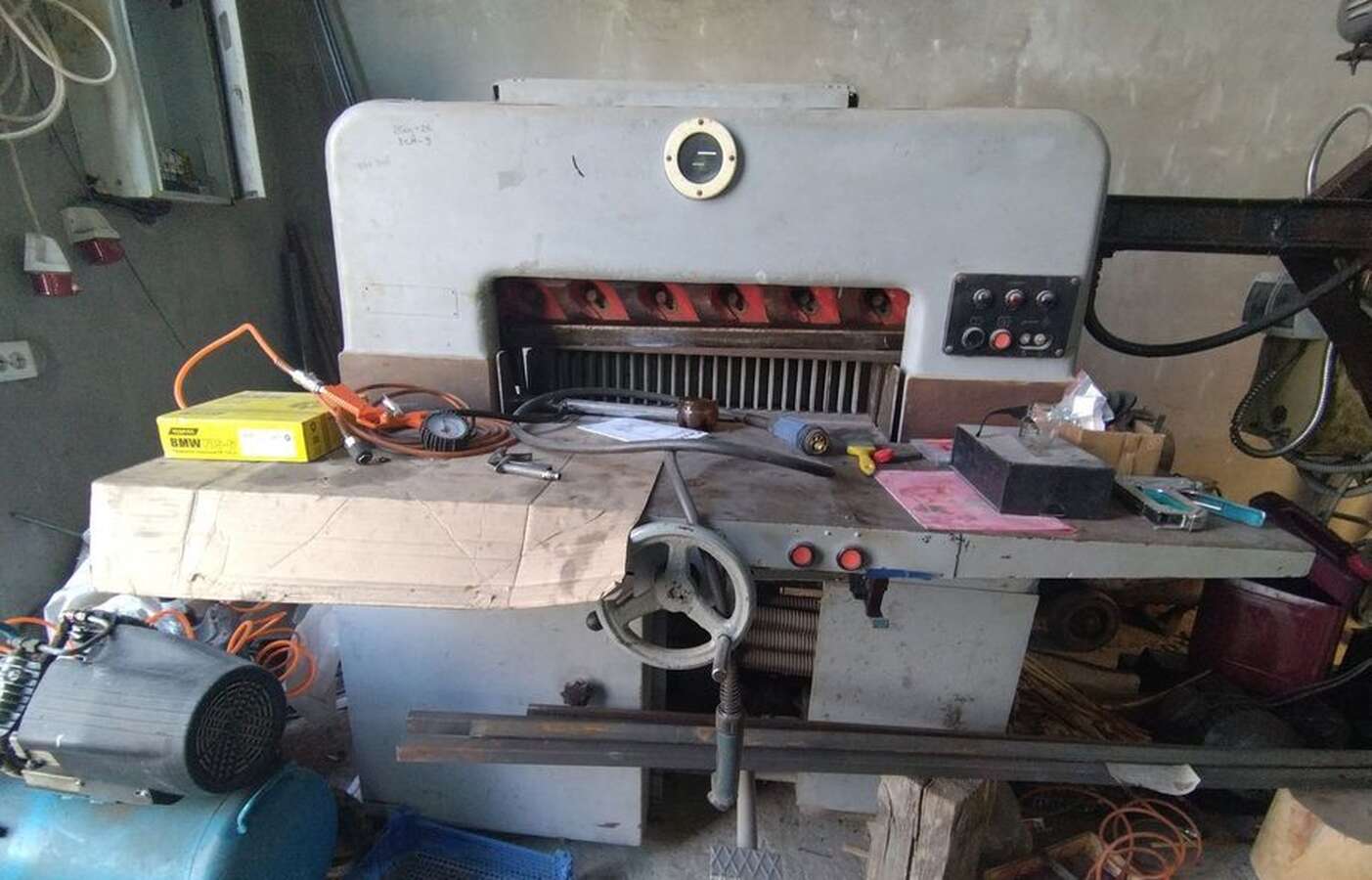 Станки для изготовления шпона