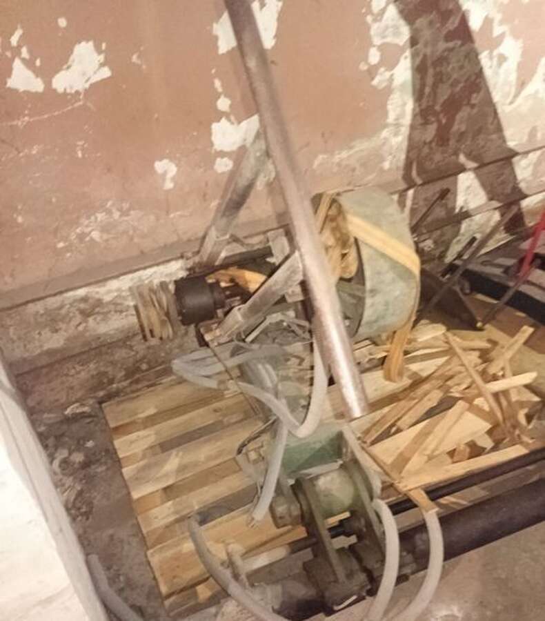 Коленно-рычажный полировальный станок для камня