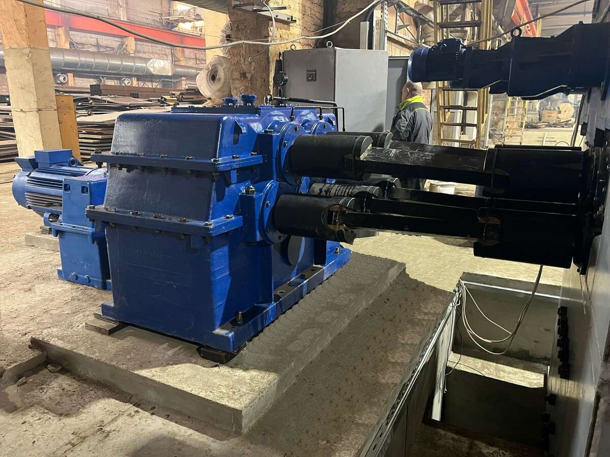 Листоправильная машина UBR 40х3150