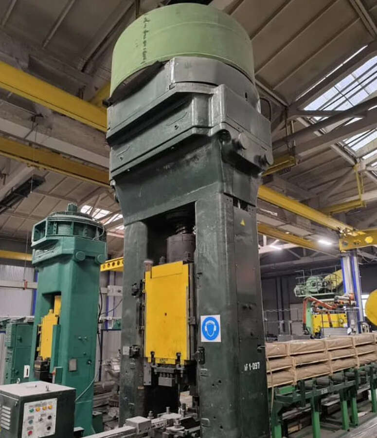 Пресс винтовой дугостаторный Ф1734А 250 тонн