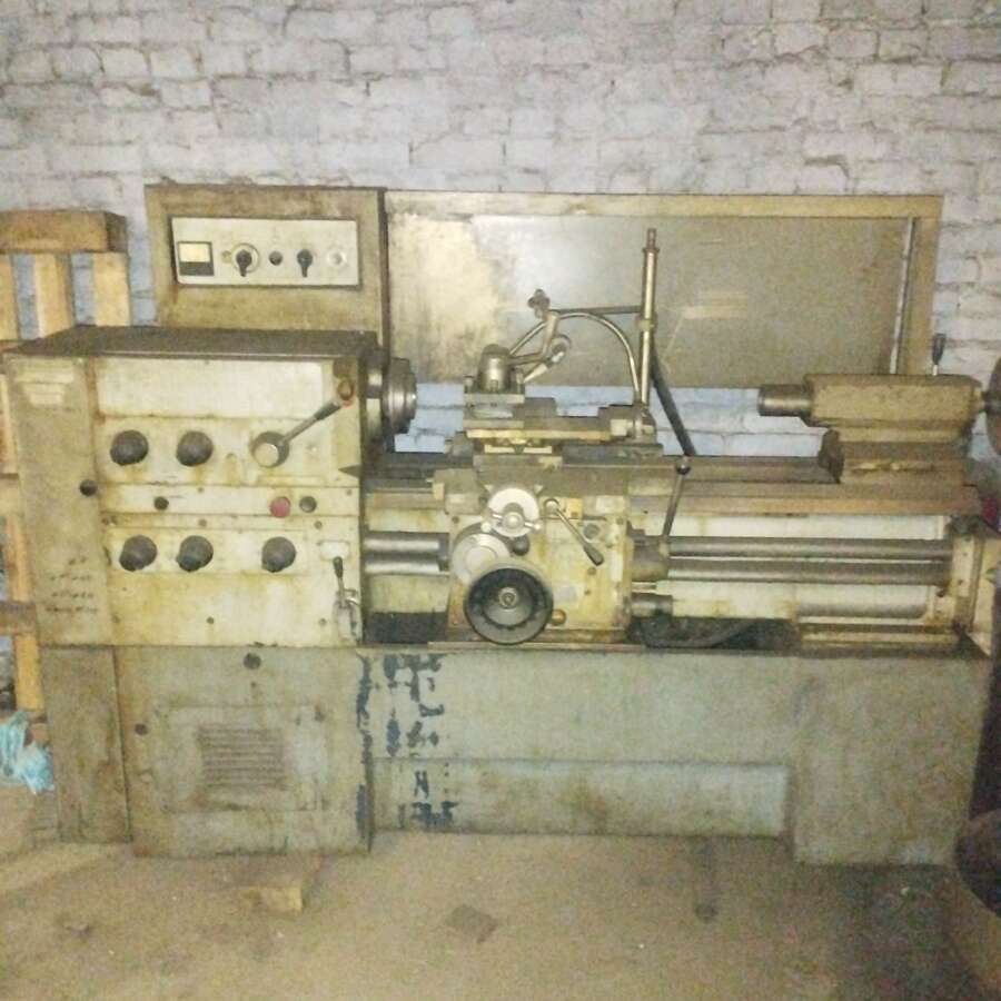 Токарный станок 1552