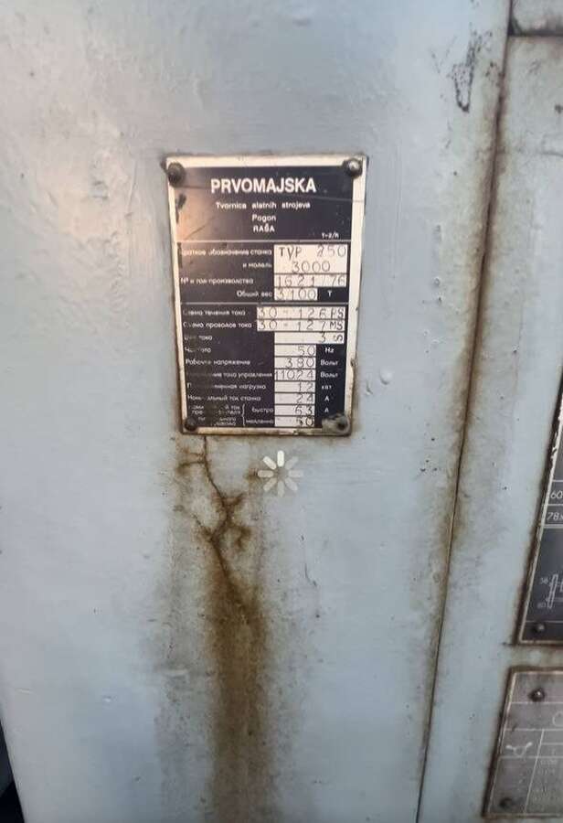 Токарный станок Prvomajska TVP 250
