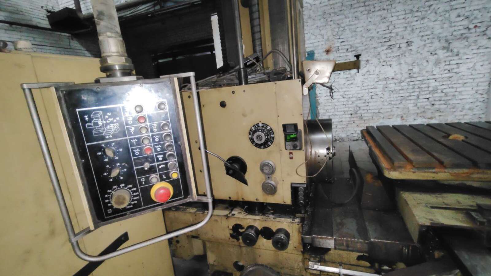 Горизонтально-расточной станок Union BFT 90-3
