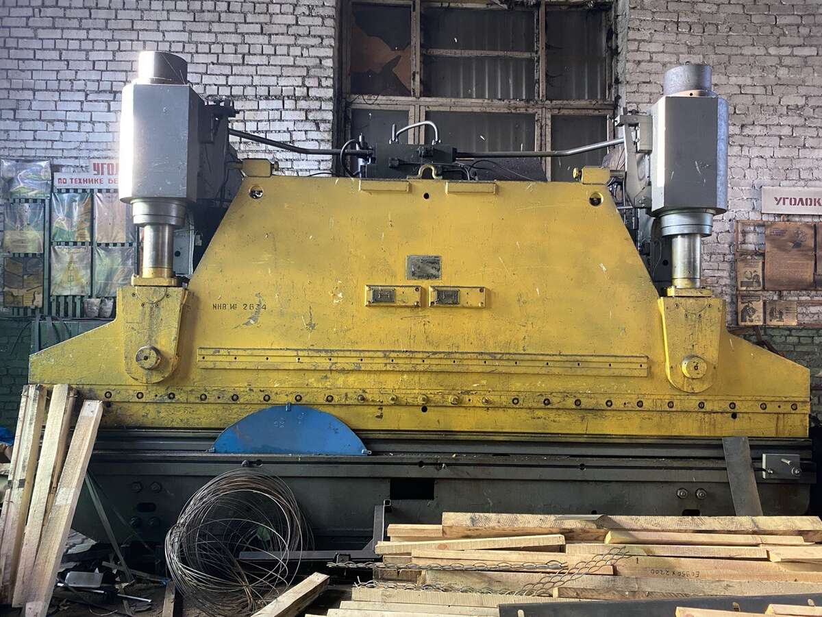 Листогибочный пресс И1432А 160 тонн усилие