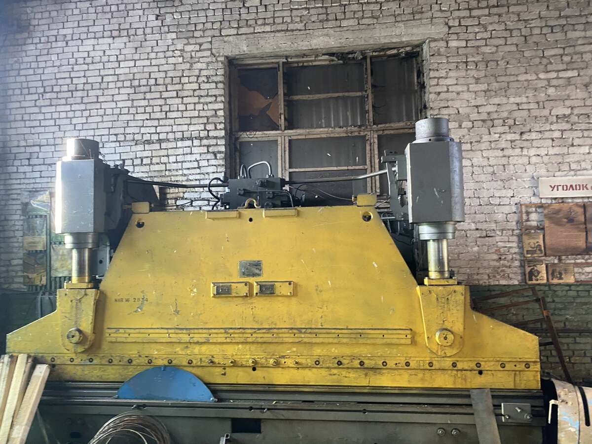 Листогибочный пресс И1432А 160 тонн усилие