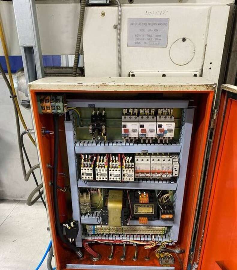 Фрезерный станок UM-400А