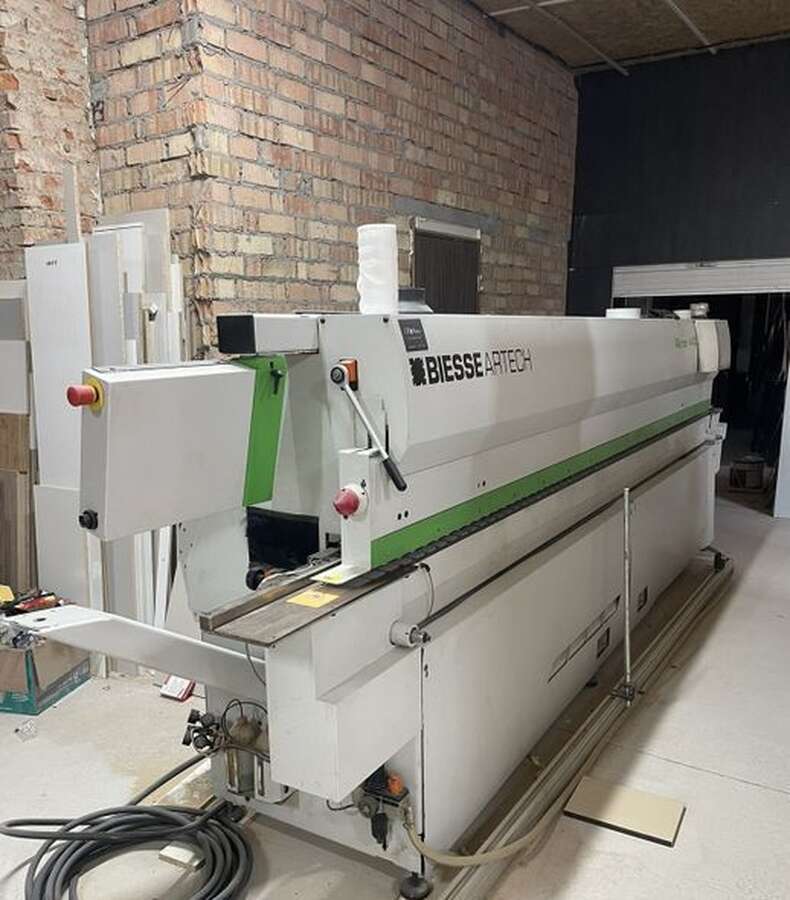 Кромкооблицовочный станок Biesse Rover Akron 440