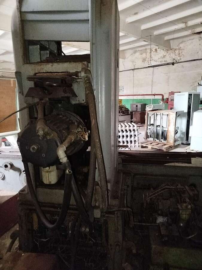 Плоскошлифовальный станок 3Б722