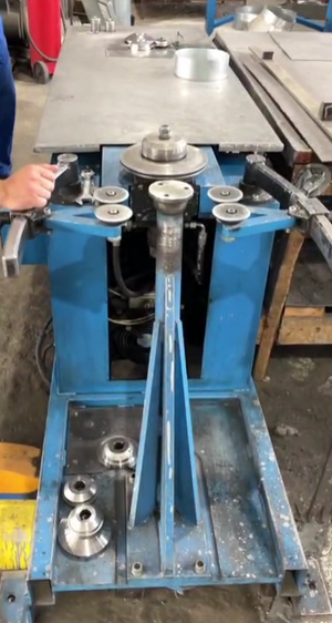 Станок для сборки сегментных отводов Vent Fitting