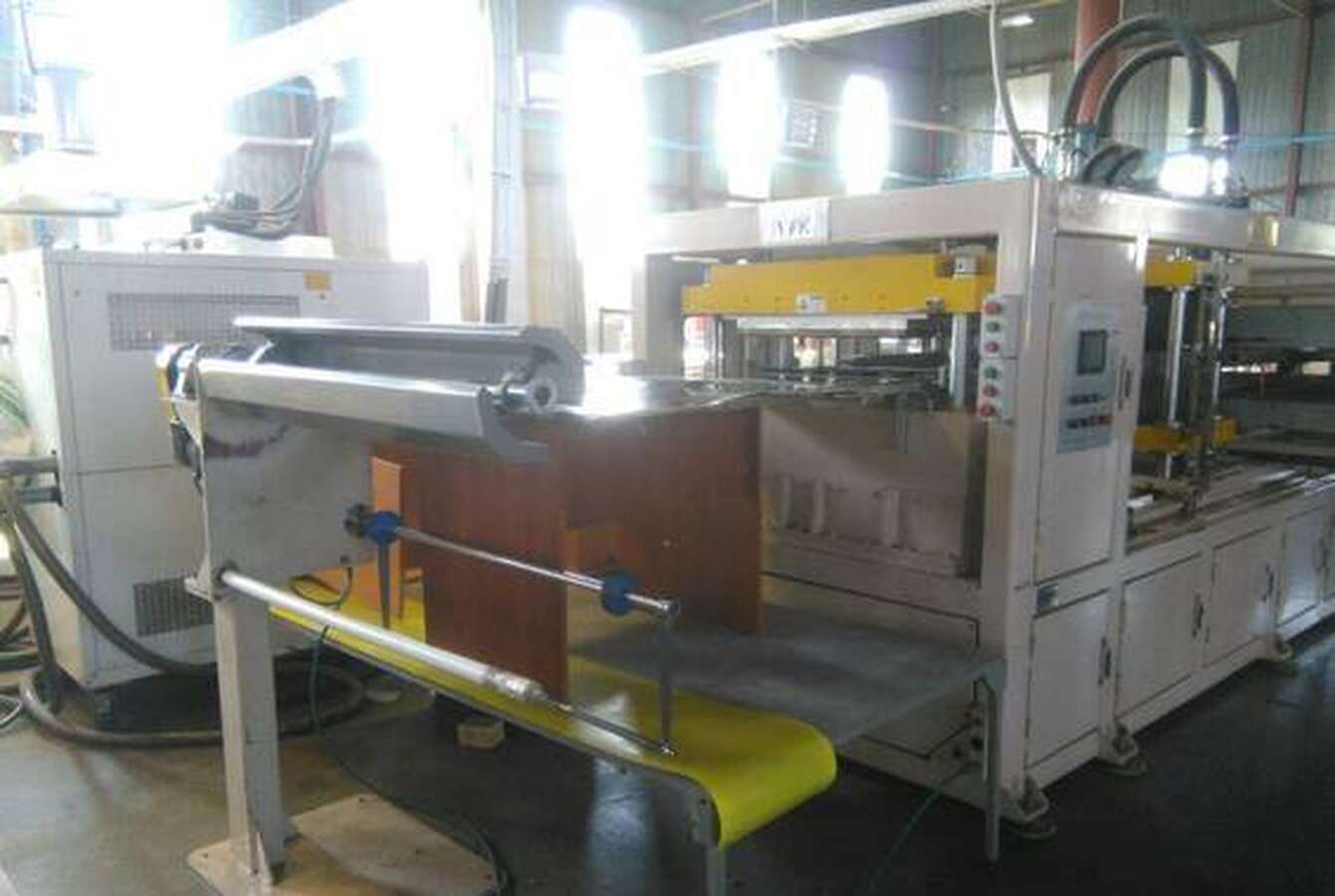 Машина для формования пластмассы VKP-800/600FTI