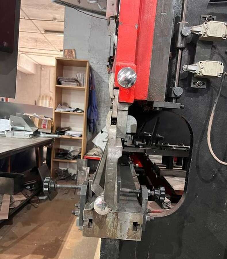 Листогибочный пресс WC67K/2500 с ЧПУ