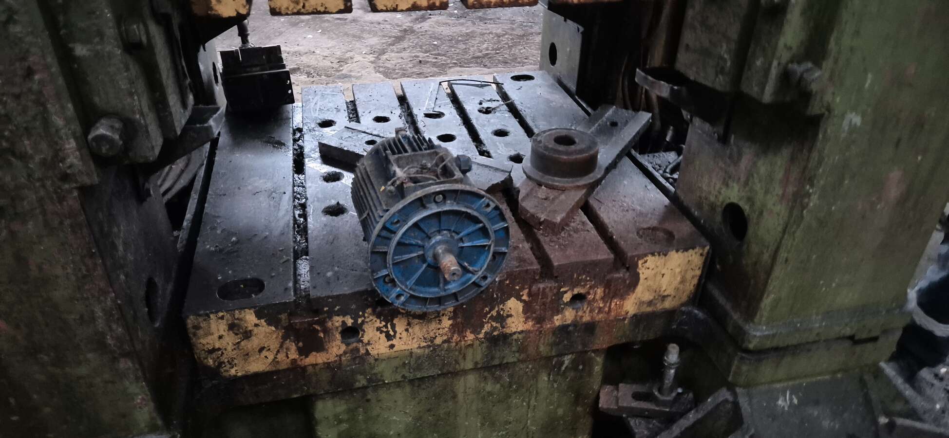 Пресс однокривошипный КВ2536, 40 тонн