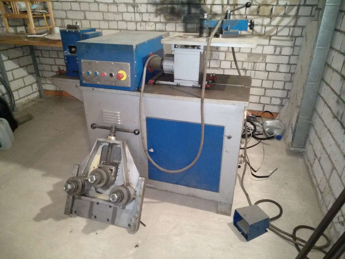 Универсальный станок UMT-04