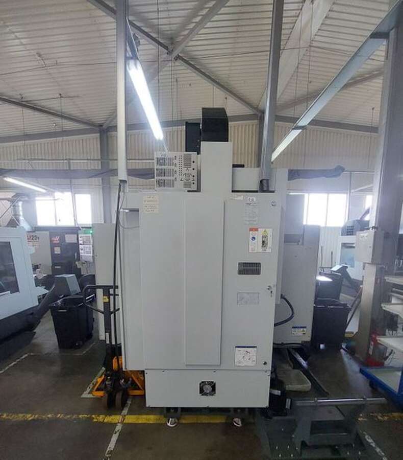 Обрабатывающий центр Haas VF-2 с ЧПУ