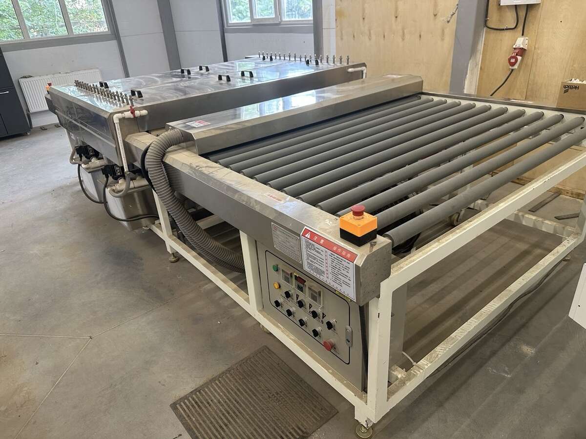 Машина для мойки стекла Panda BQ1600-2