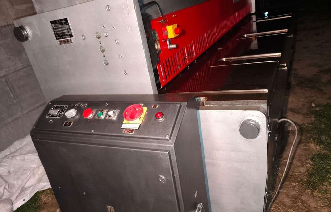 Гидравлические гильотинные ножницы NTE 3150/6,3E