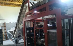 Фасовочный аппарат для сыпучих продуктов с конвеером
