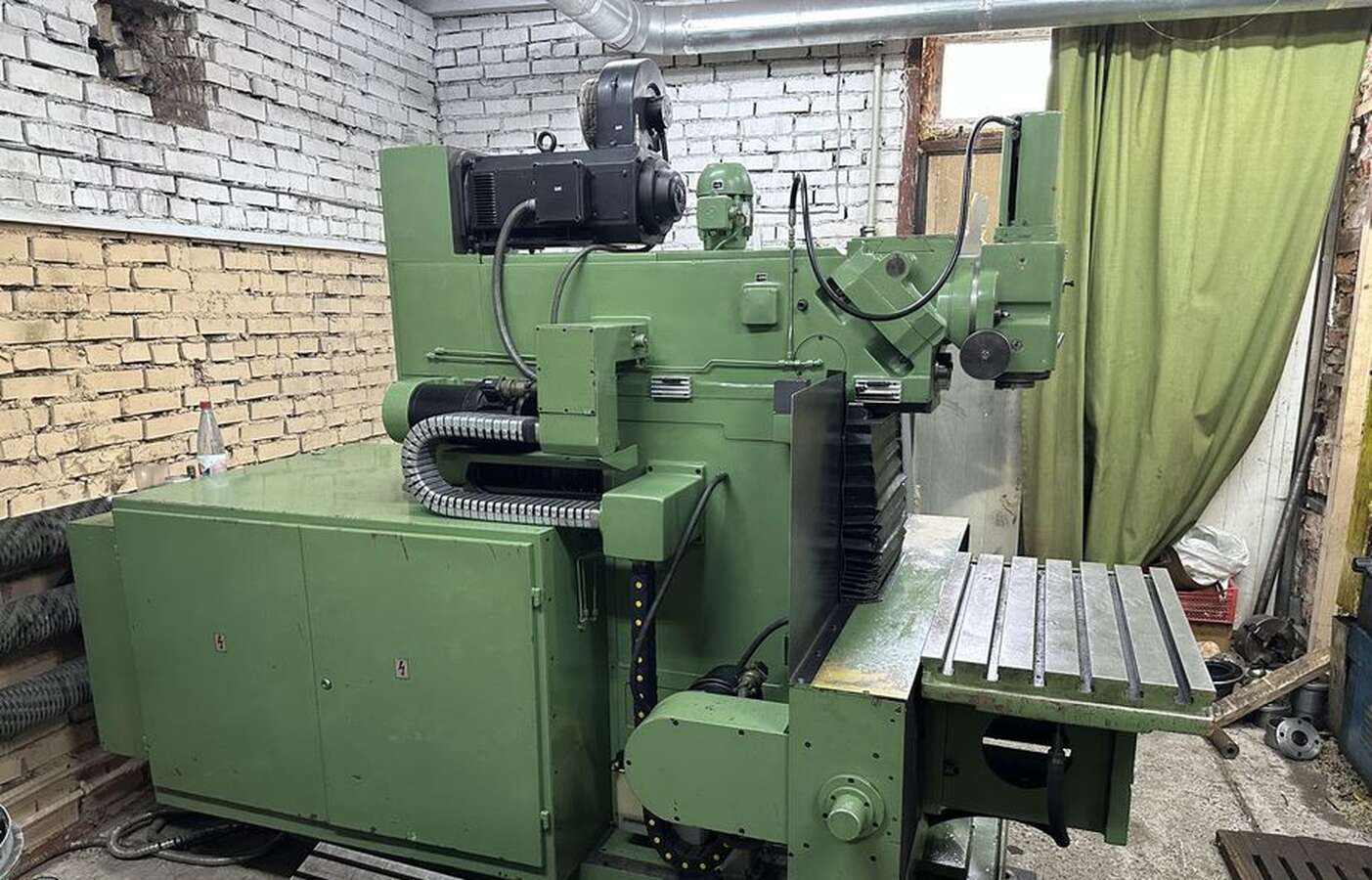 Cтанок фрезерный Prvomajska AG-400CNC 1989г.в.